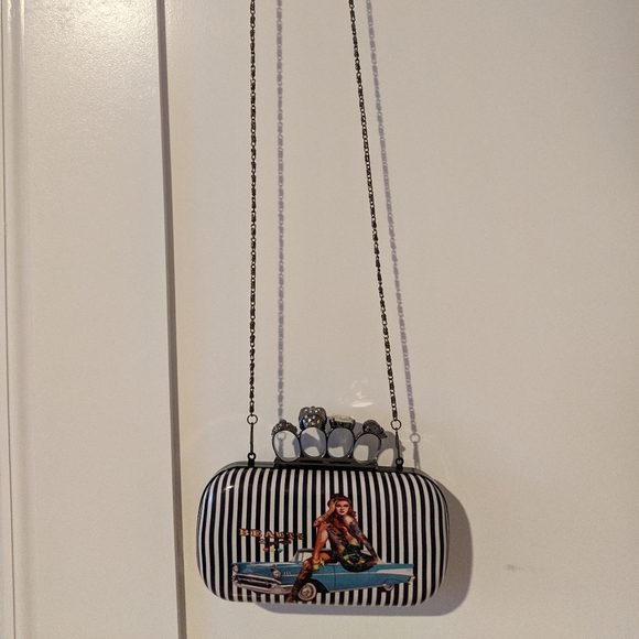 Pin- Up Clutch - Picture 2 of 5